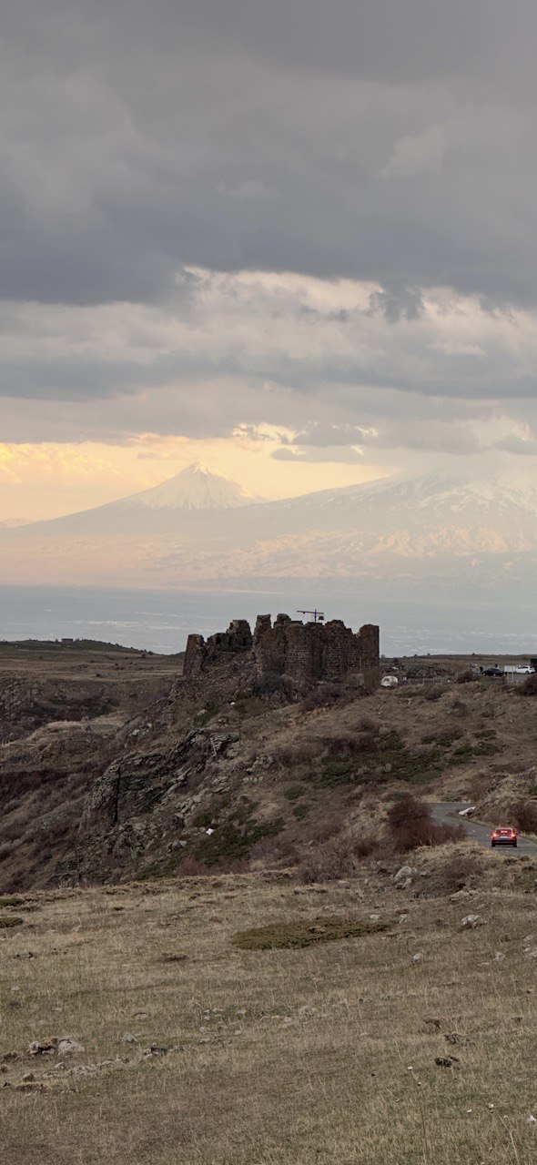 Агарак — Амберд — Озеро Кари — Алфавит — Оганаванк