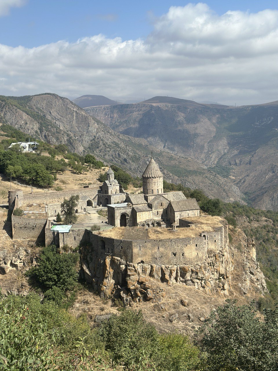 Нораванк — Водопад Шаки — Татев — Канатная дорога — Чёртов мост — Хндзореск